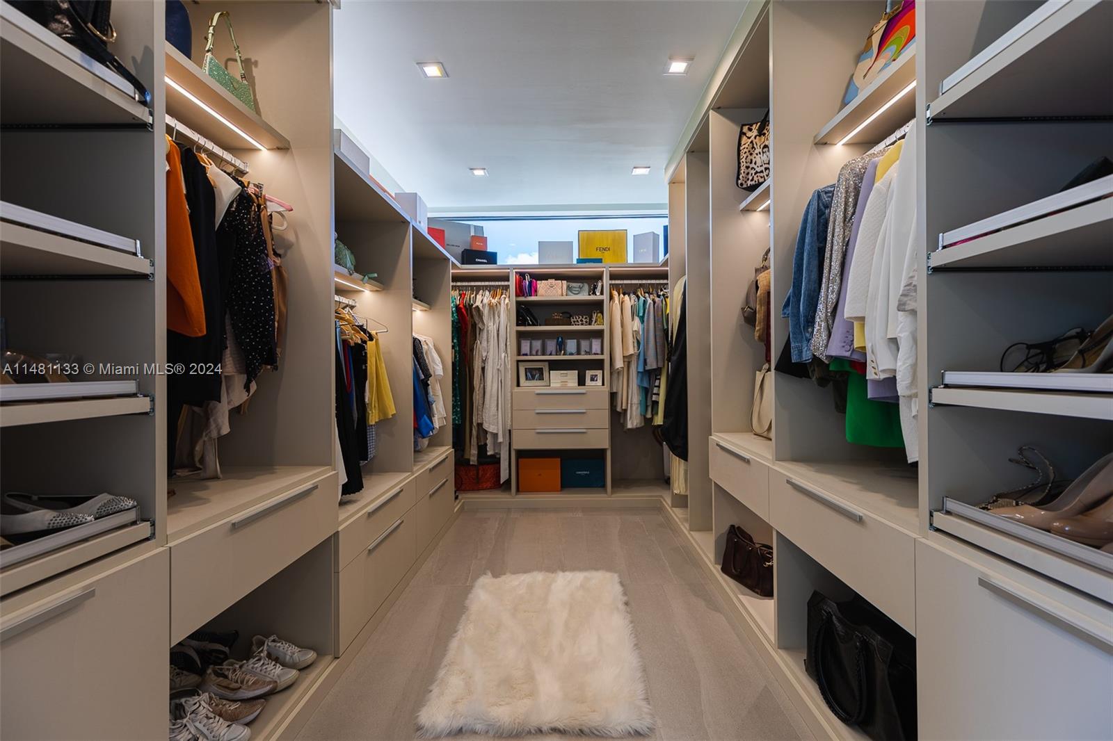 DAVIS OAKS - Residential