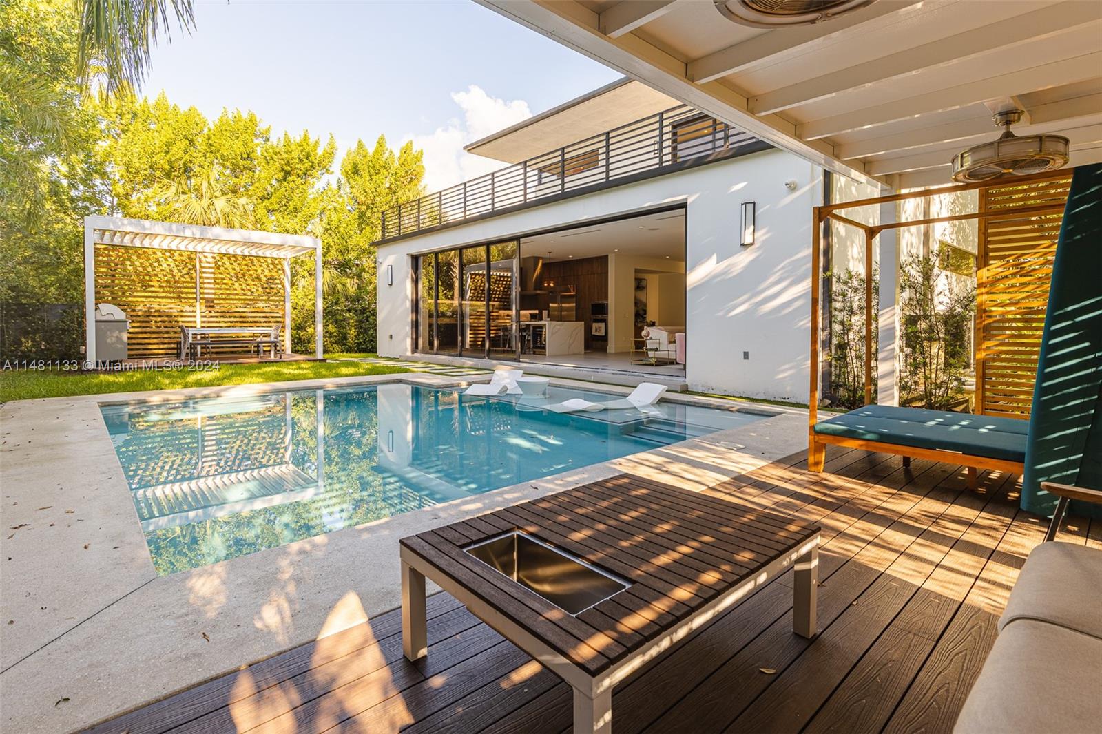 DAVIS OAKS - Residential