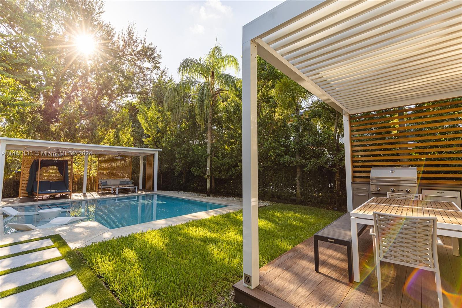 DAVIS OAKS - Residential