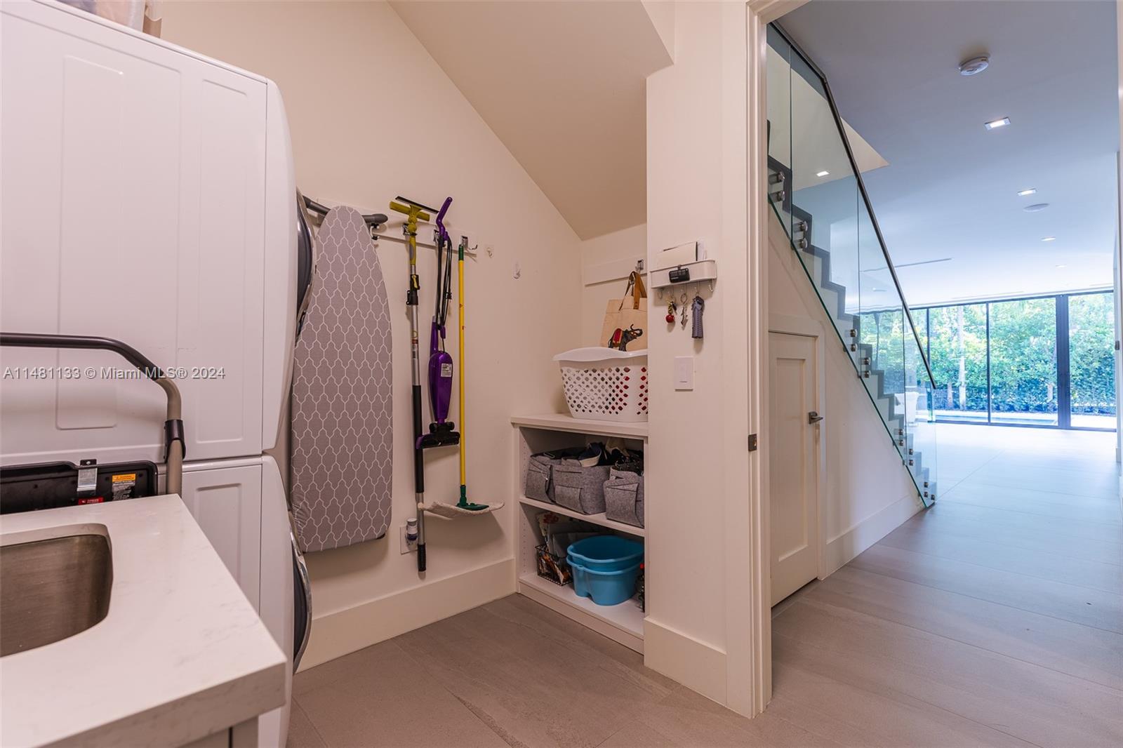 DAVIS OAKS - Residential