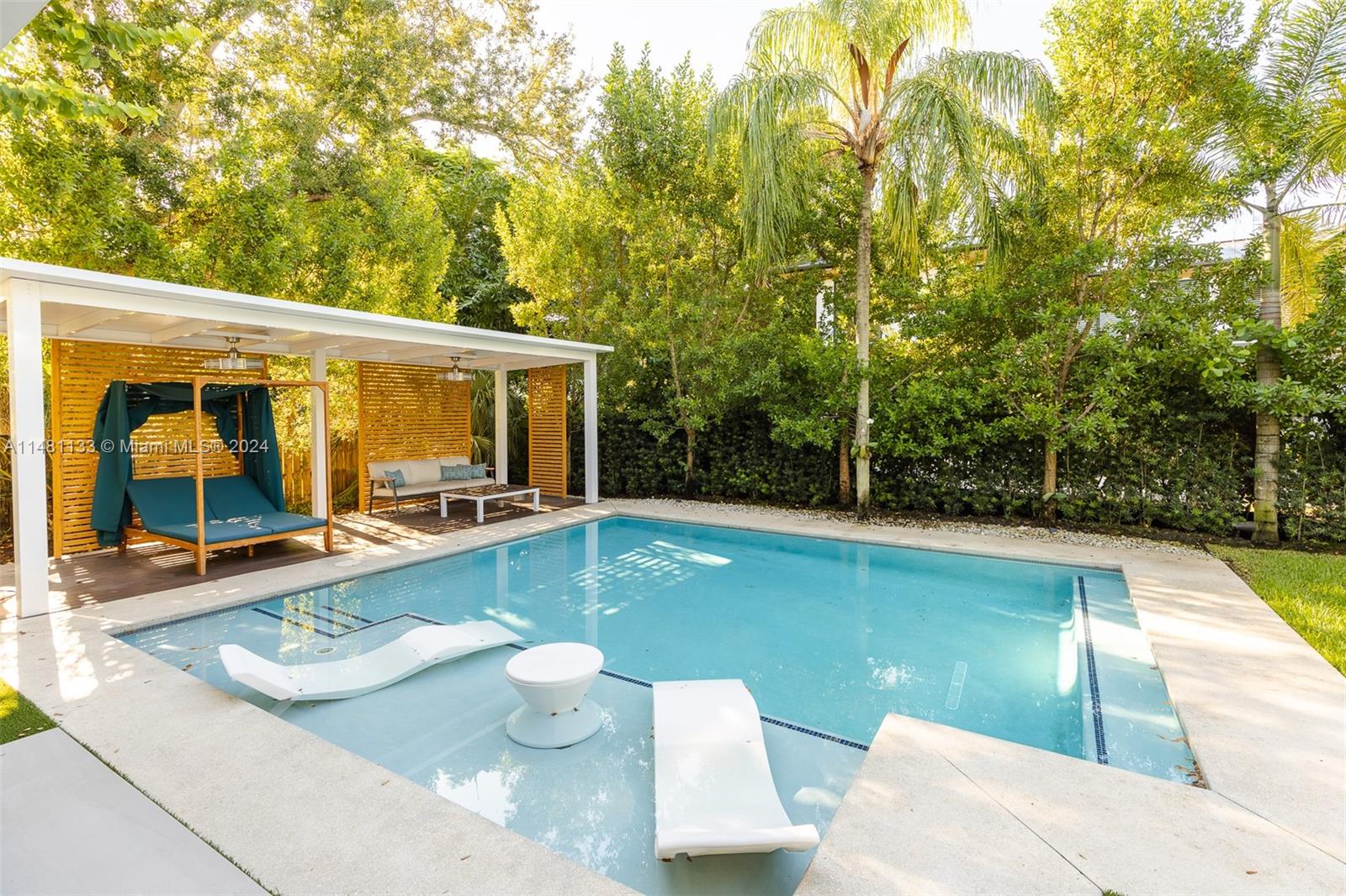 DAVIS OAKS - Residential