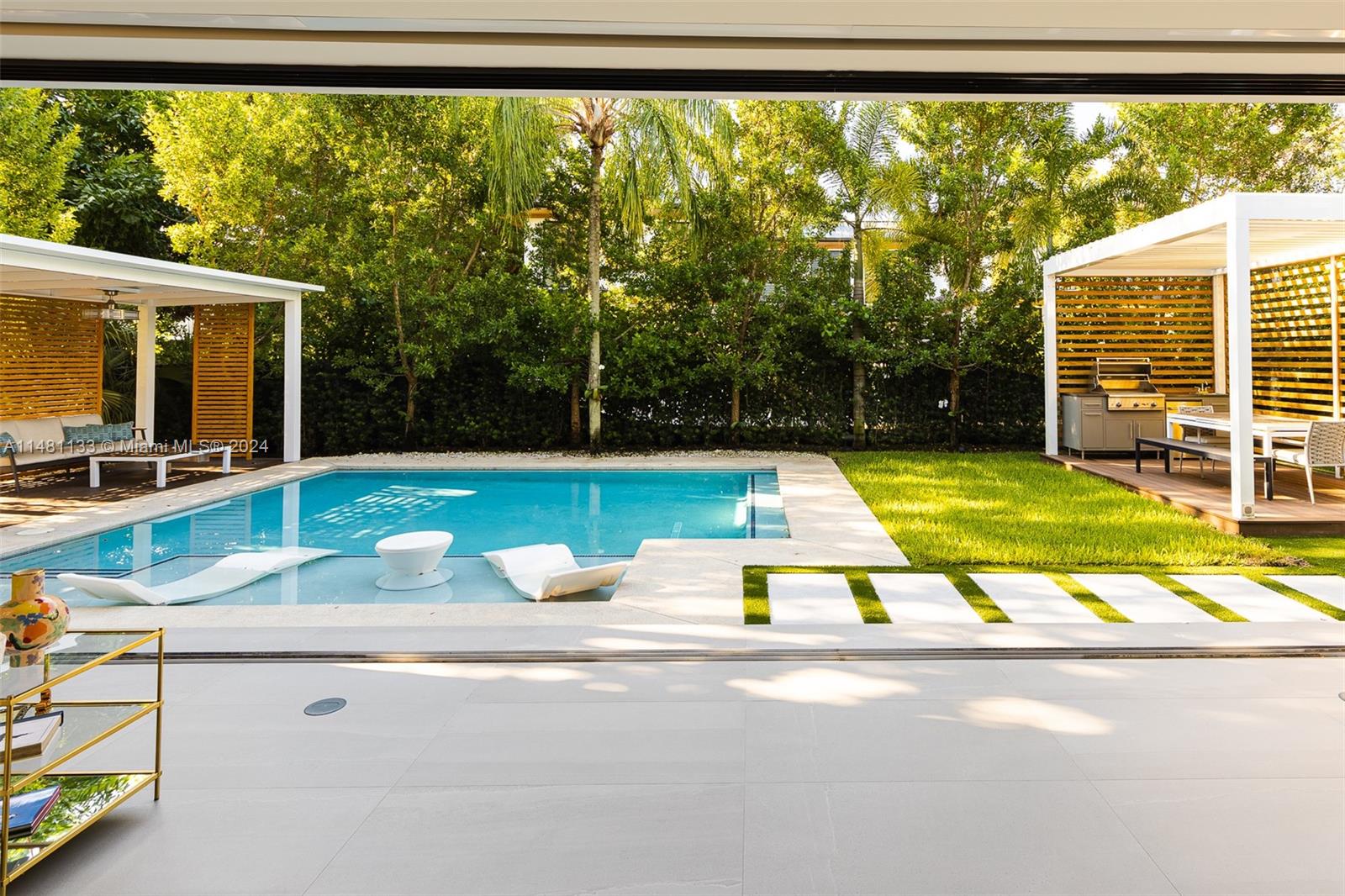 DAVIS OAKS - Residential