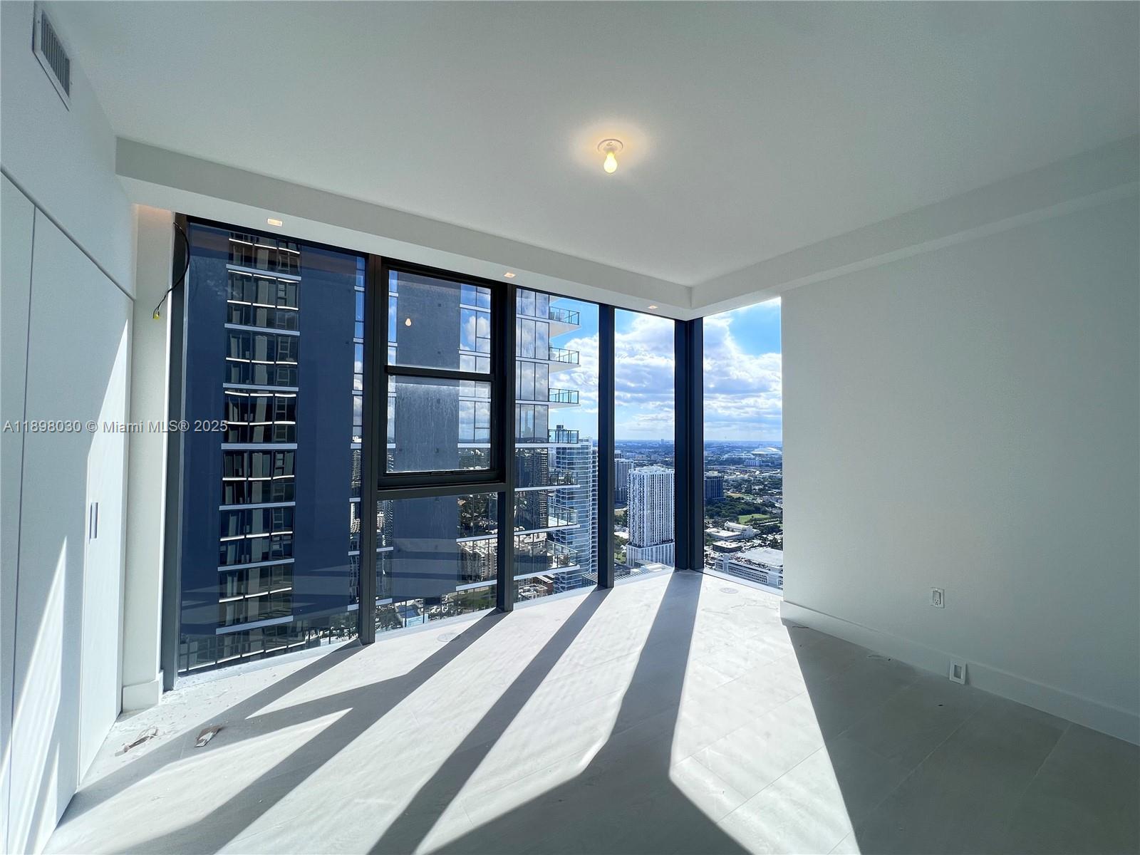 BAY BREEZE - Residential Lease