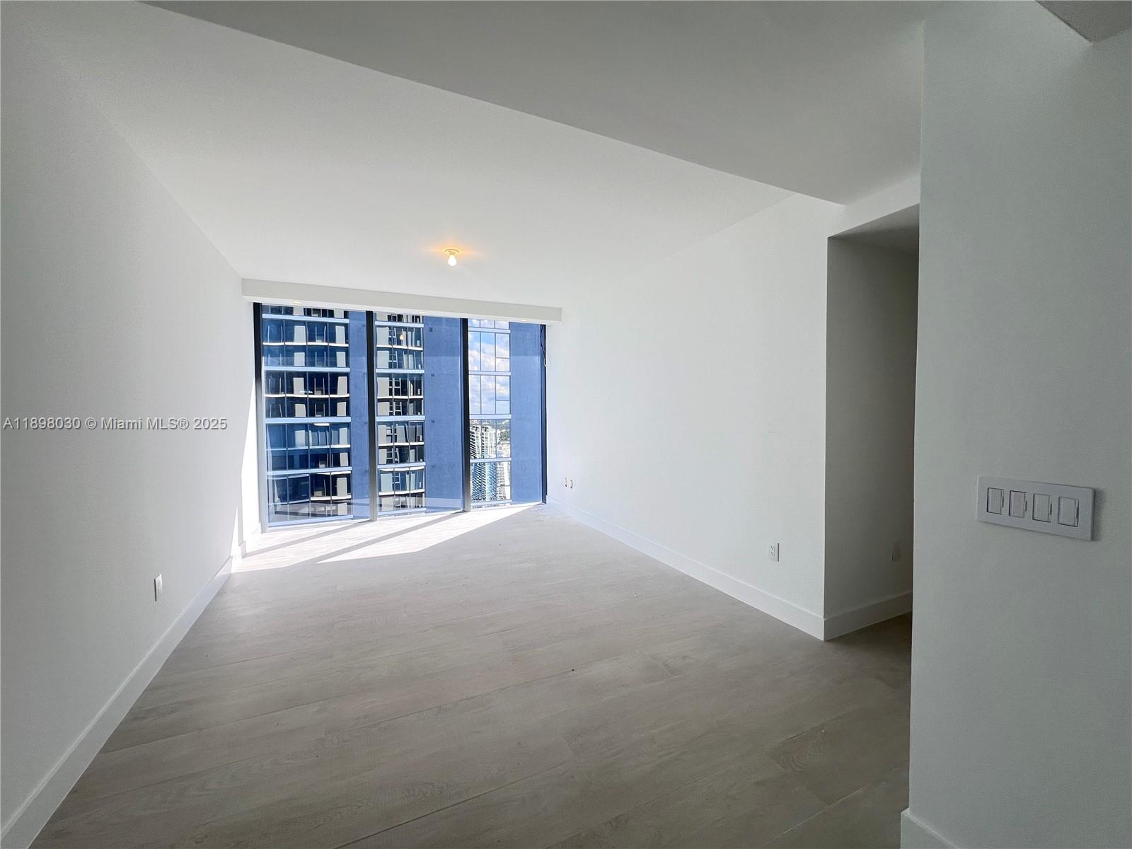 BAY BREEZE - Residential Lease