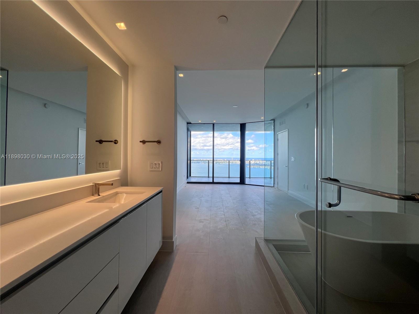 BAY BREEZE - Residential Lease