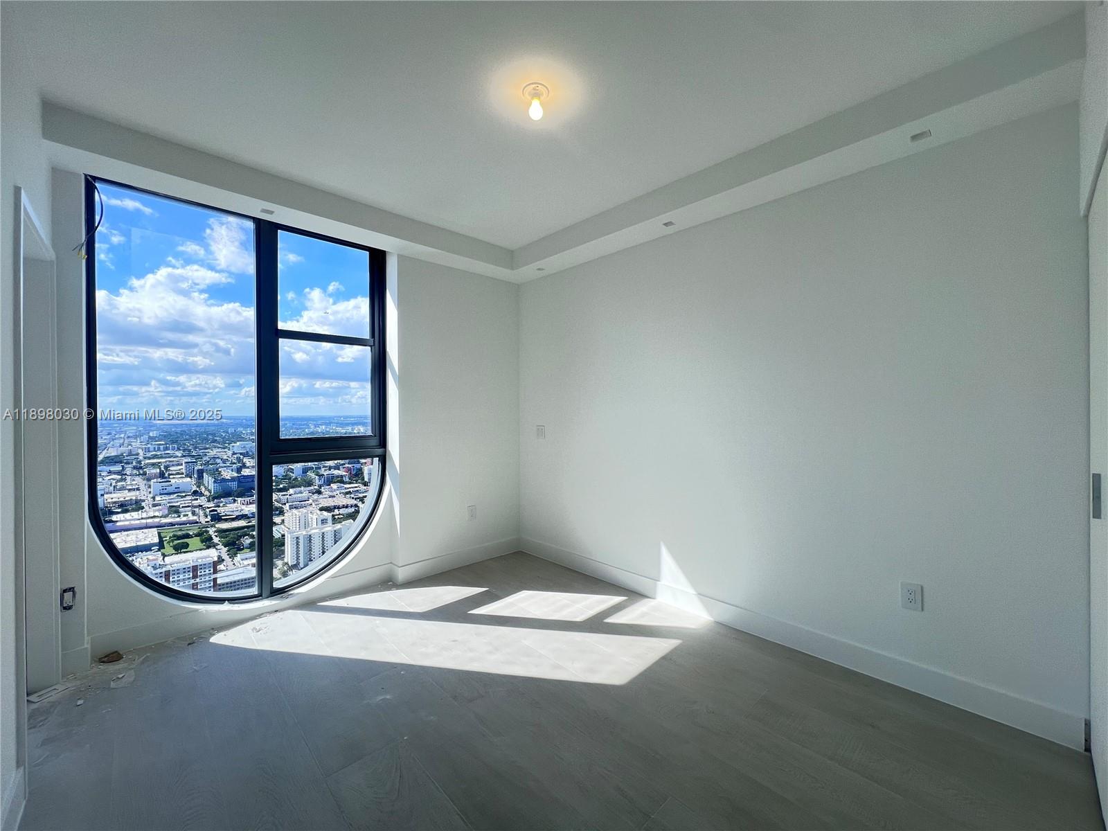 BAY BREEZE - Residential Lease