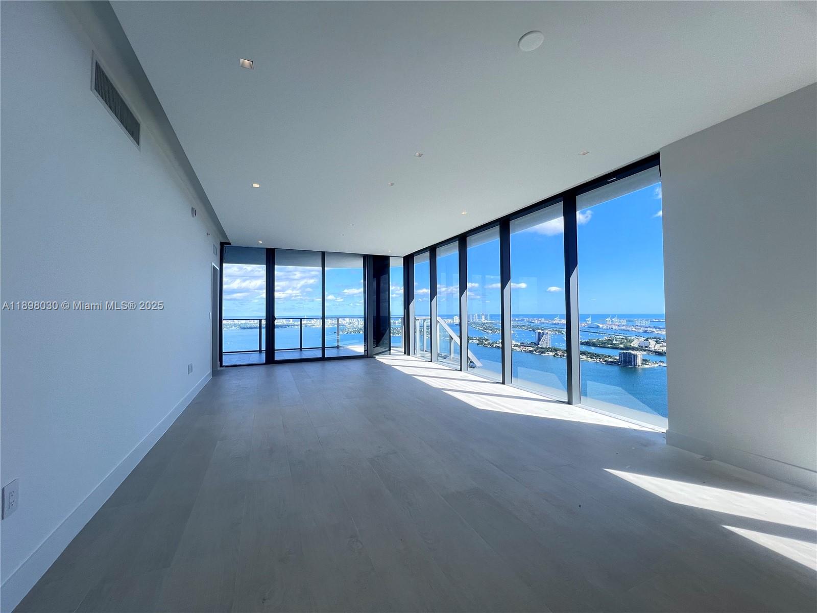 BAY BREEZE - Residential Lease