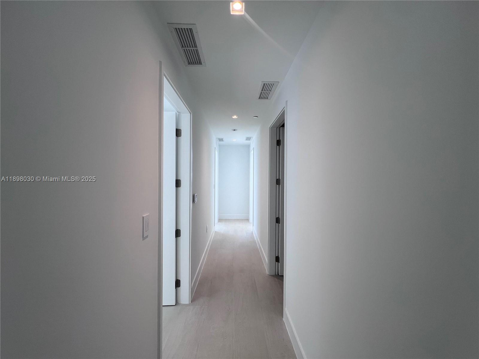 BAY BREEZE - Residential Lease