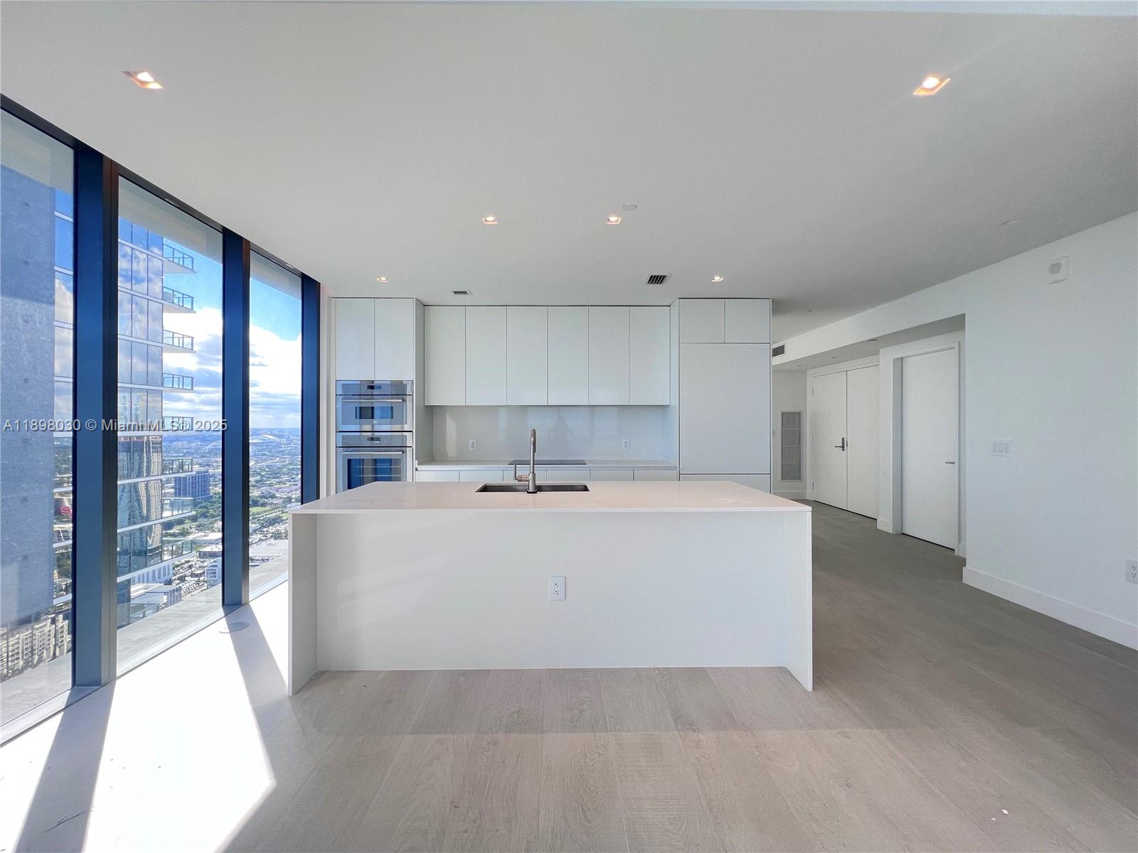 BAY BREEZE - Residential Lease