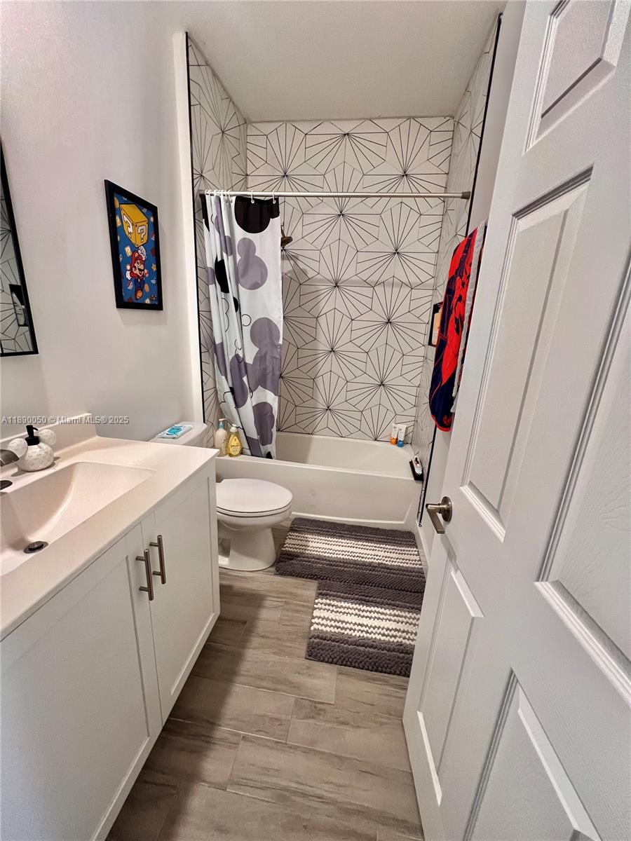 TROTTERS CHASE - Residential Lease