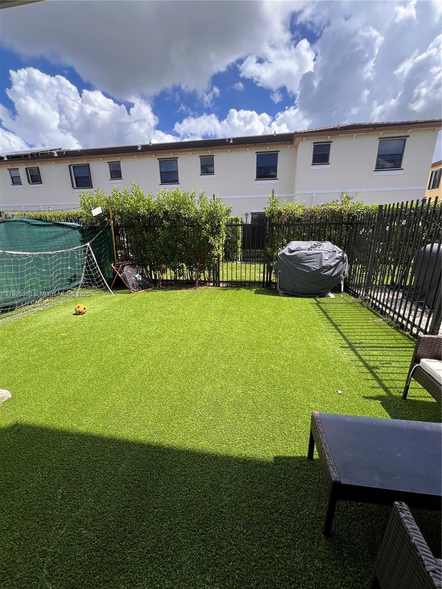 TROTTERS CHASE - Residential Lease
