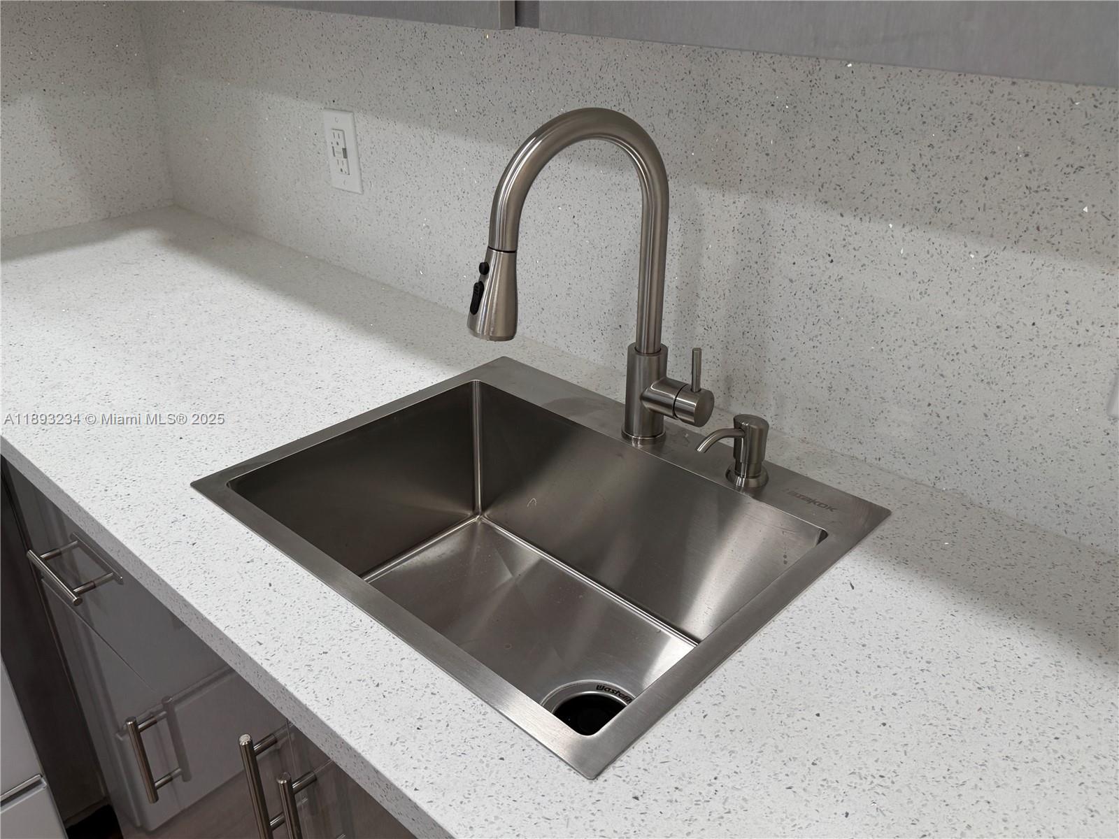 NEW HAMPTON AT CENTURY VI - Residential Lease