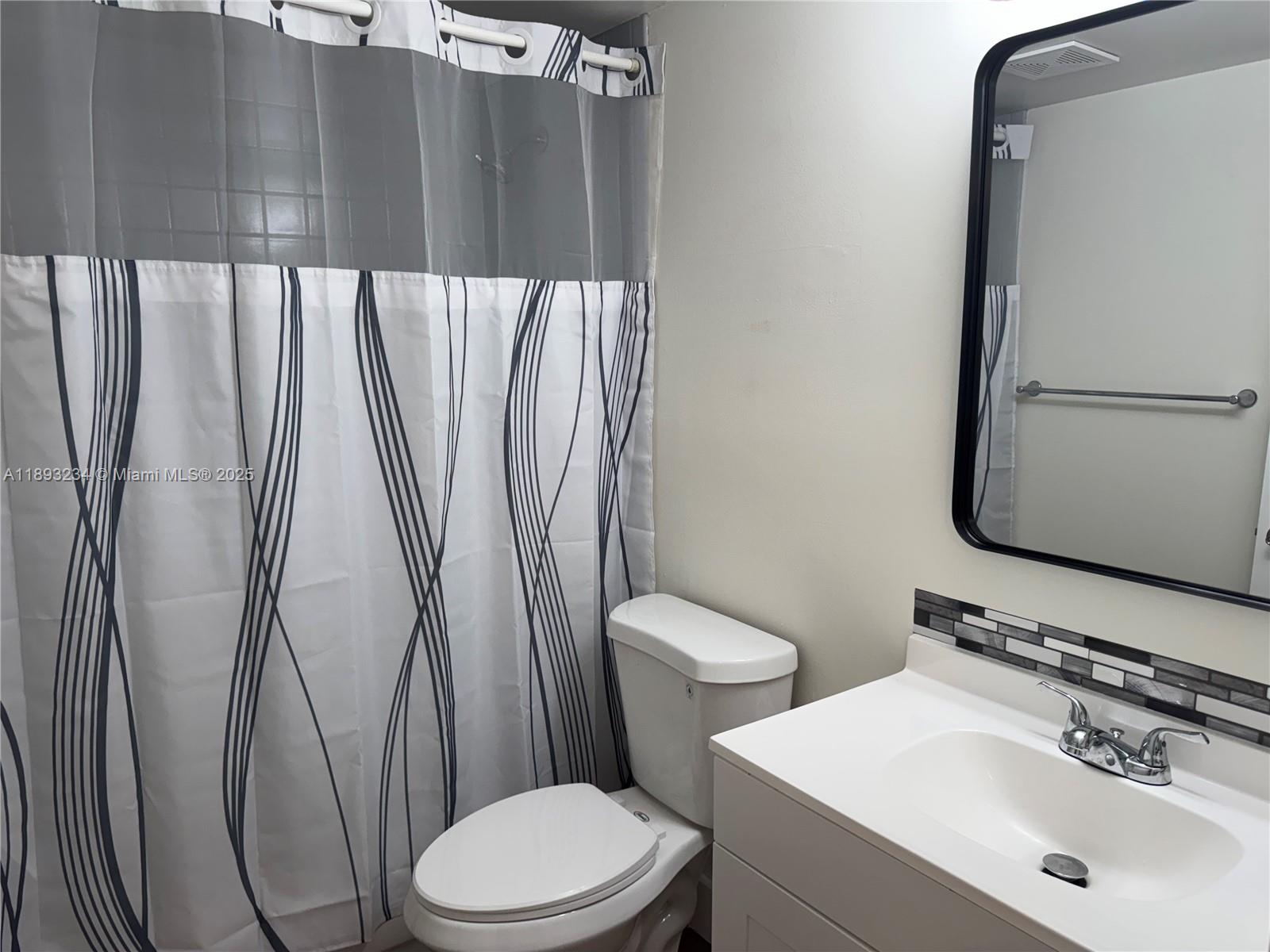NEW HAMPTON AT CENTURY VI - Residential Lease