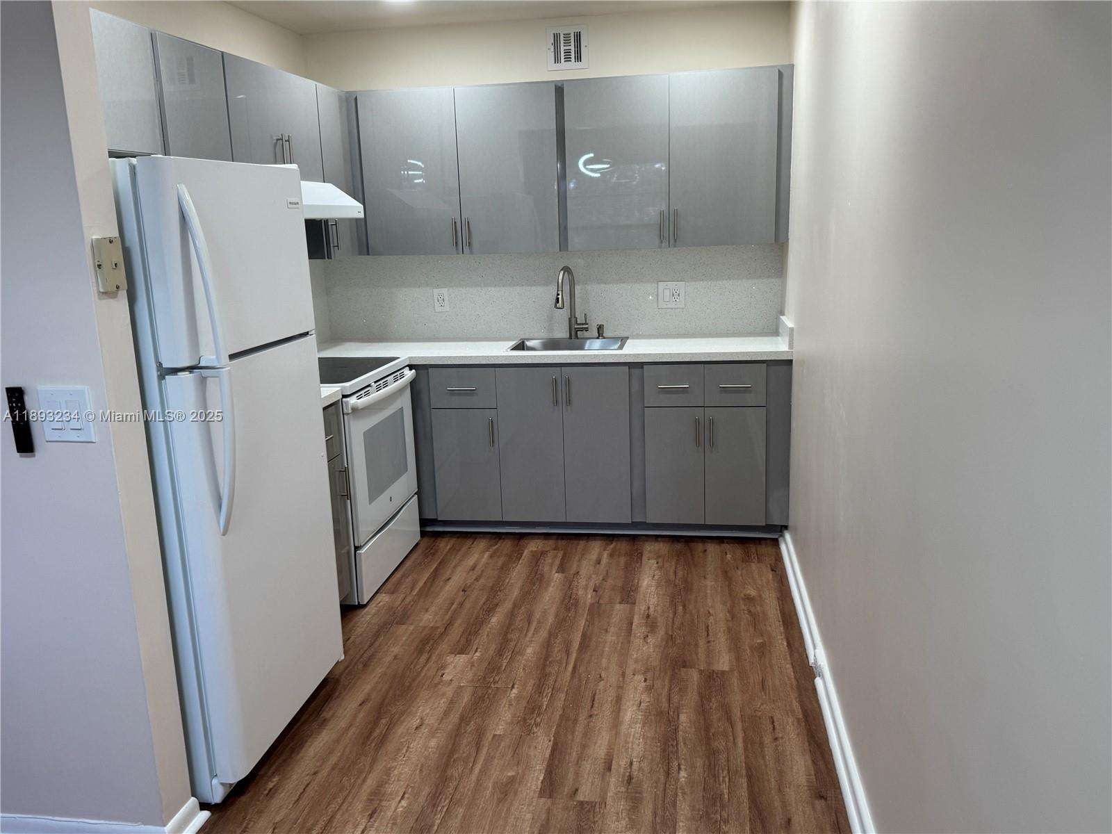NEW HAMPTON AT CENTURY VI - Residential Lease