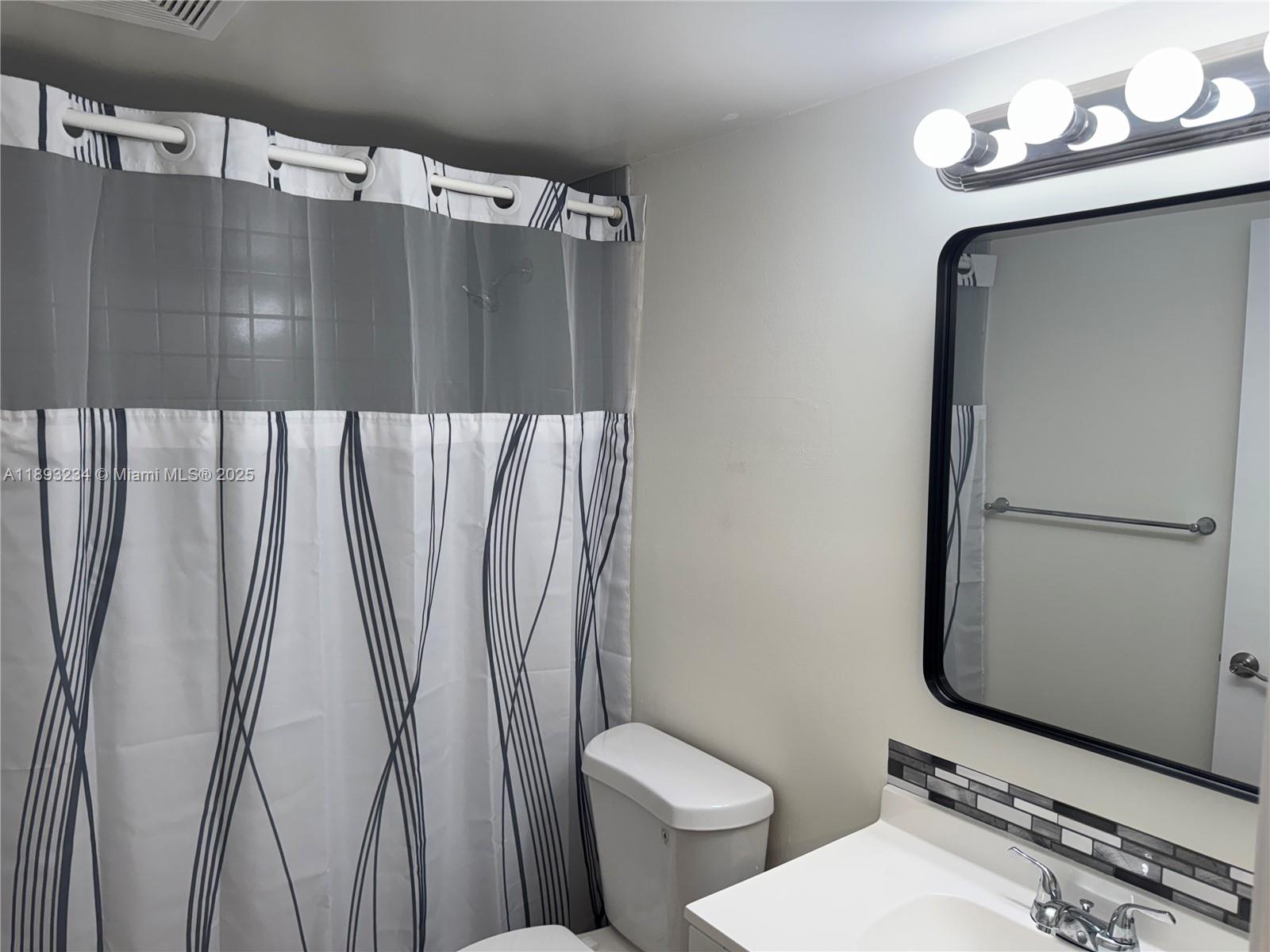 NEW HAMPTON AT CENTURY VI - Residential Lease
