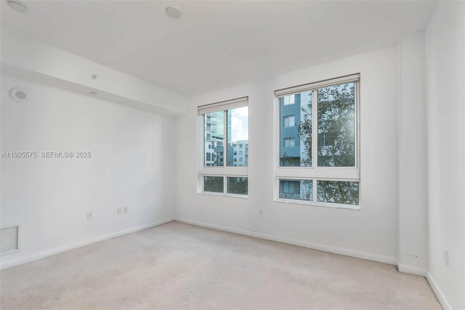 Miami, Florida 33156, United States, 1 Bedroom Bedrooms, ,1 BathroomBathrooms,Residential,Active,251869