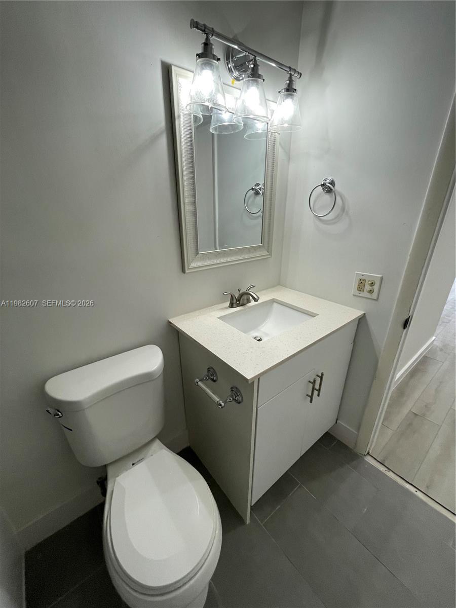 MALKY CONDO - Residential Lease