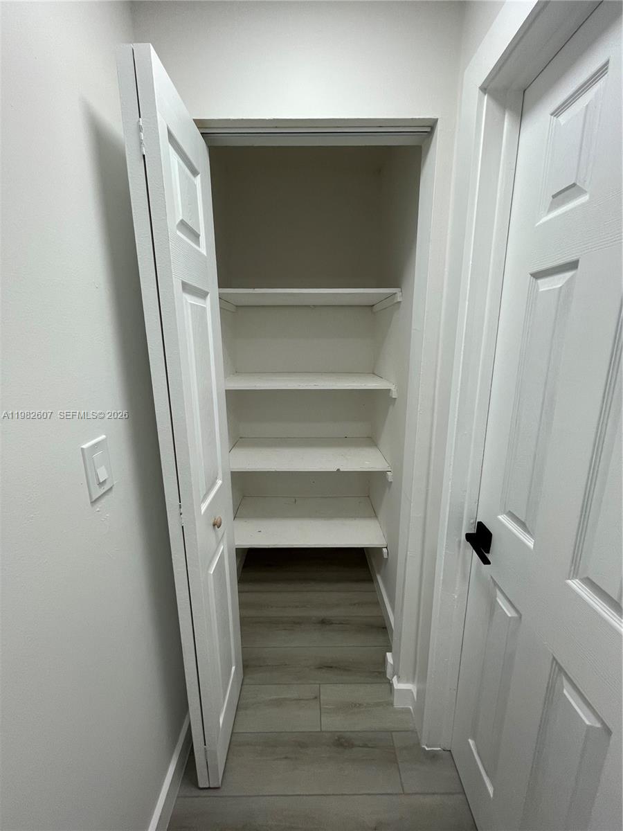 MALKY CONDO - Residential Lease