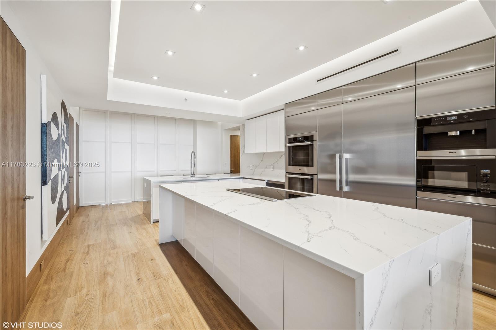 PRIVE CONDO - Residential