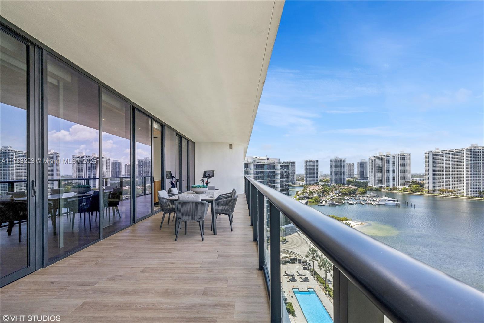 PRIVE CONDO - Residential
