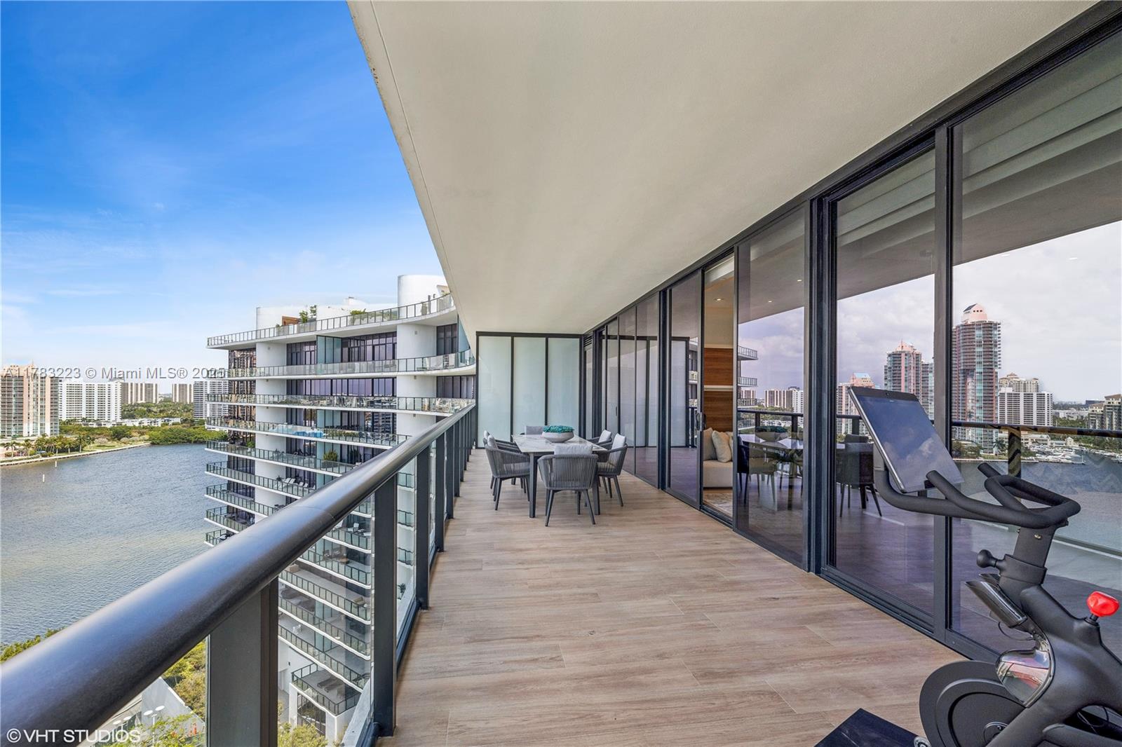 PRIVE CONDO - Residential