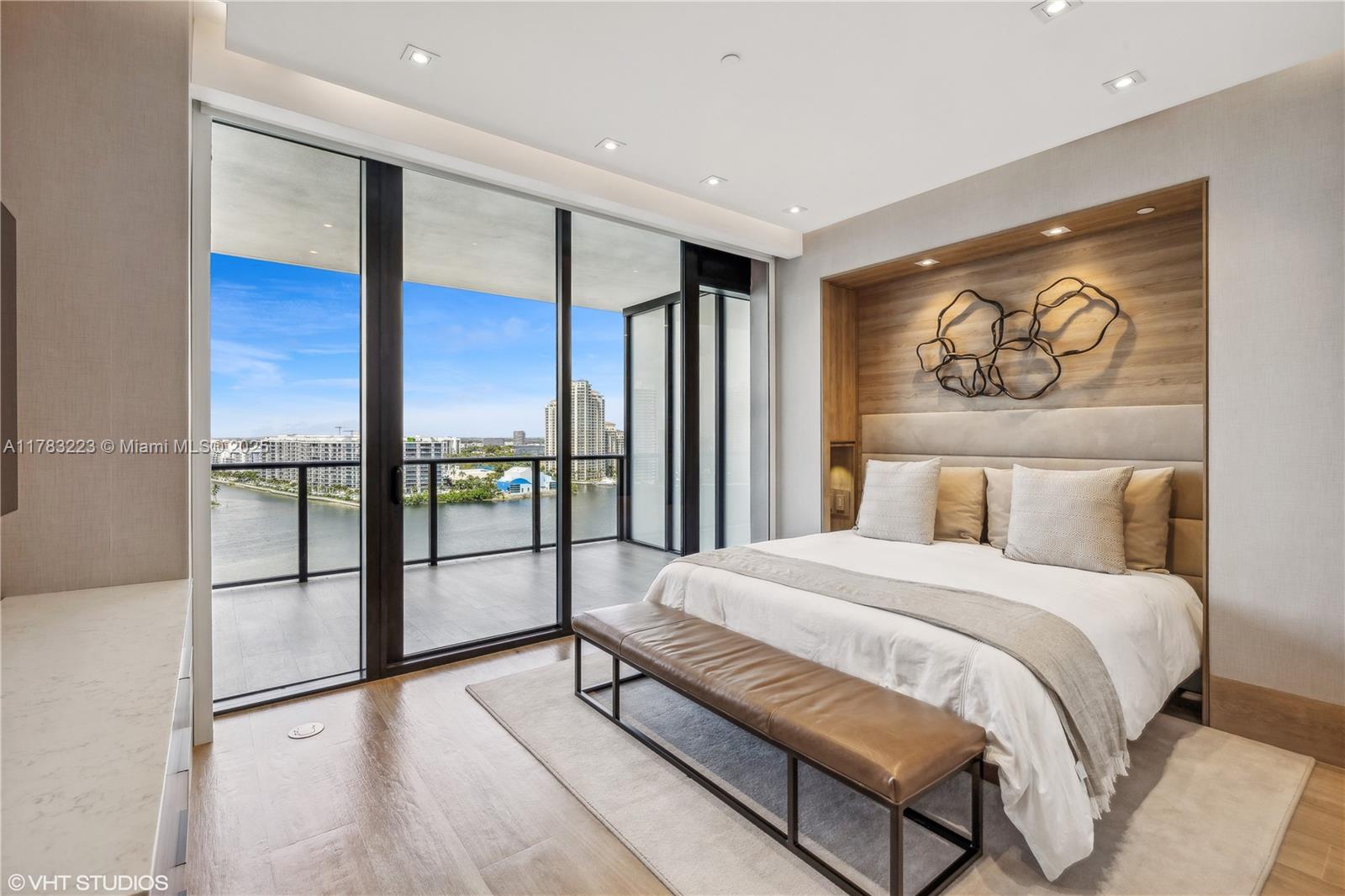 PRIVE CONDO - Residential