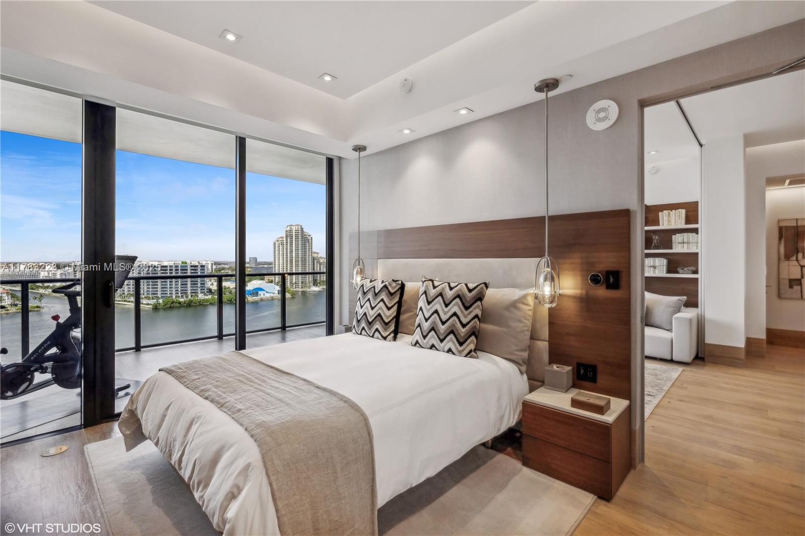 PRIVE CONDO - Residential
