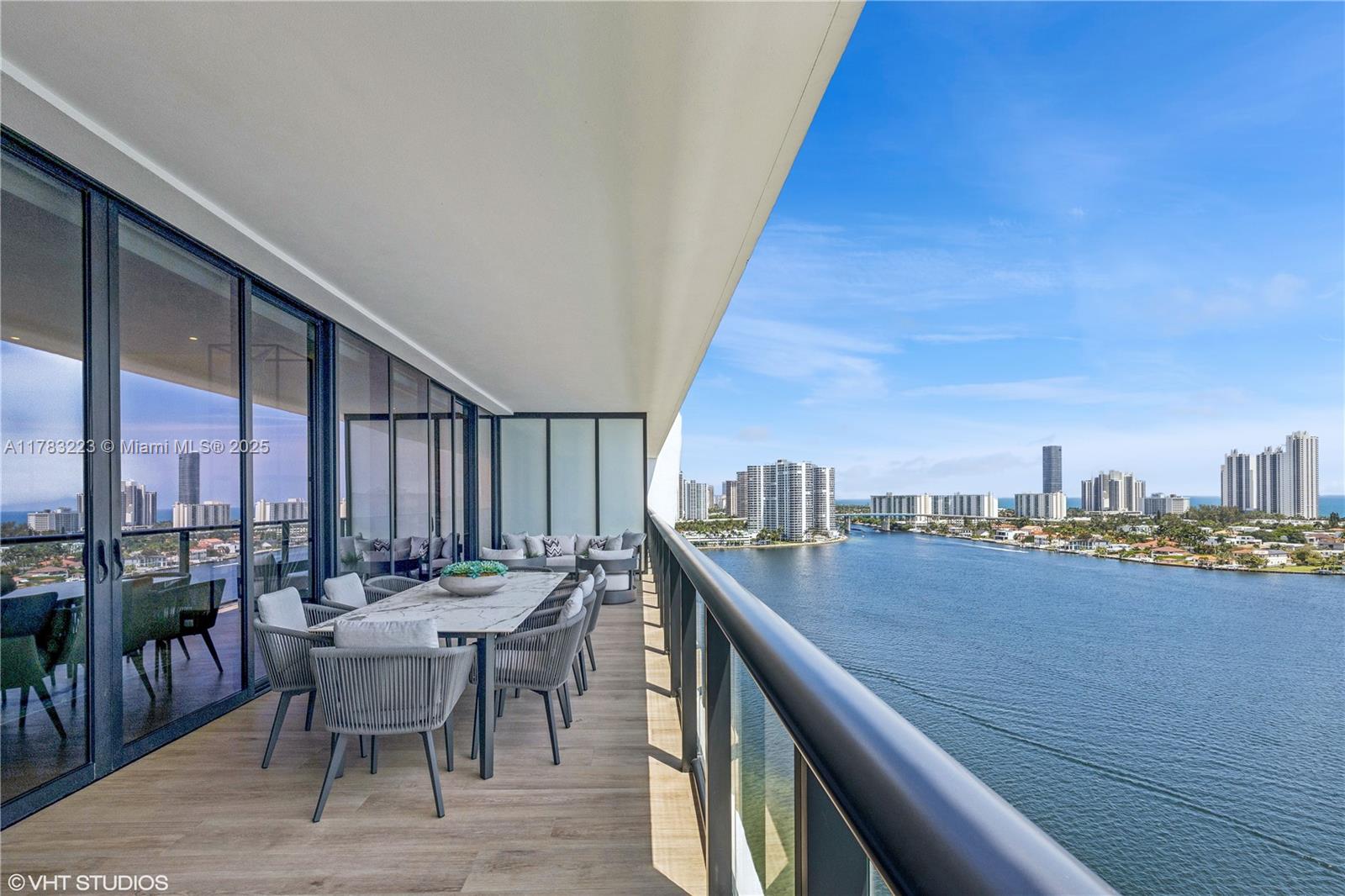 PRIVE CONDO - Residential