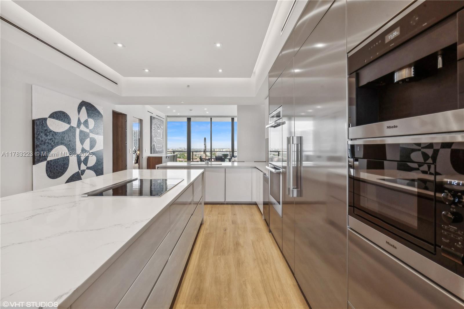 PRIVE CONDO - Residential