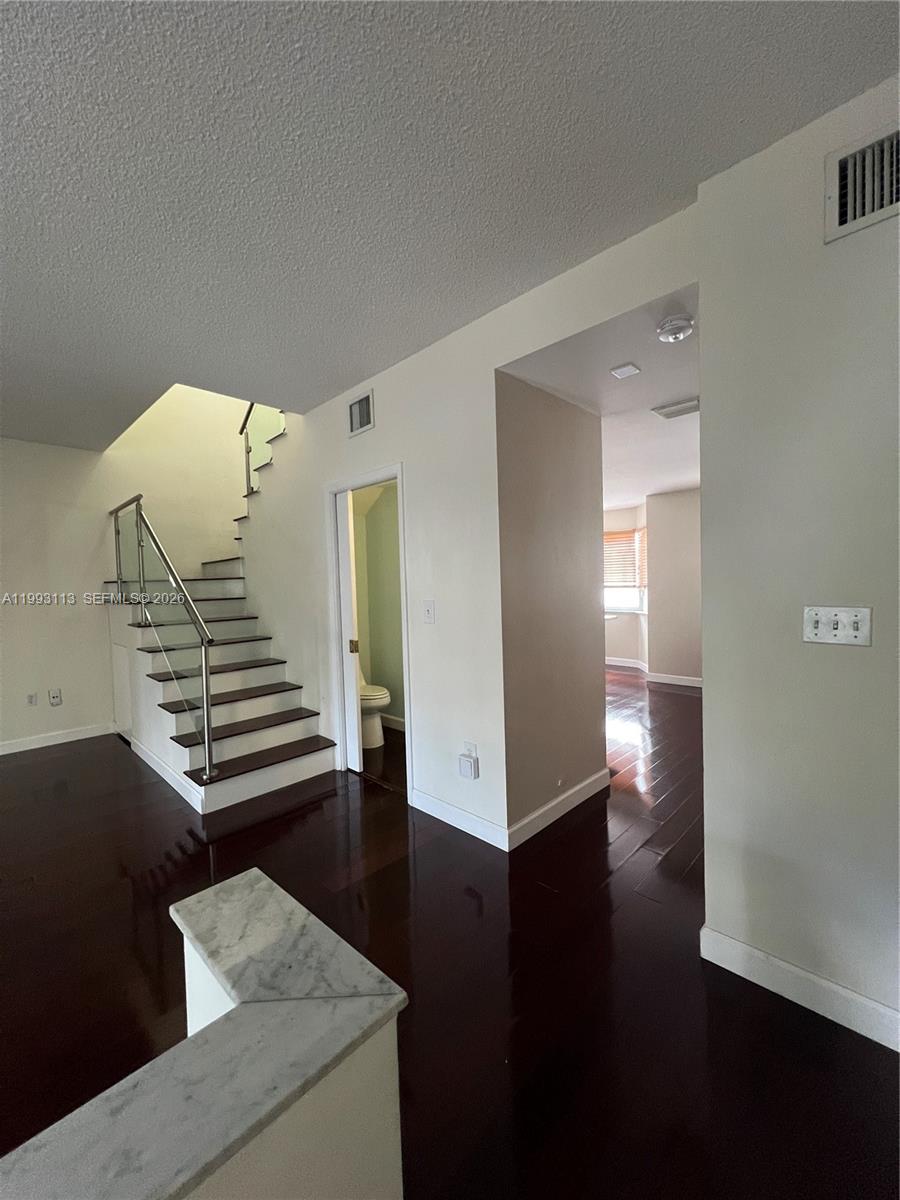 GABLES COURT TOWNHOMES CO - Residential Lease