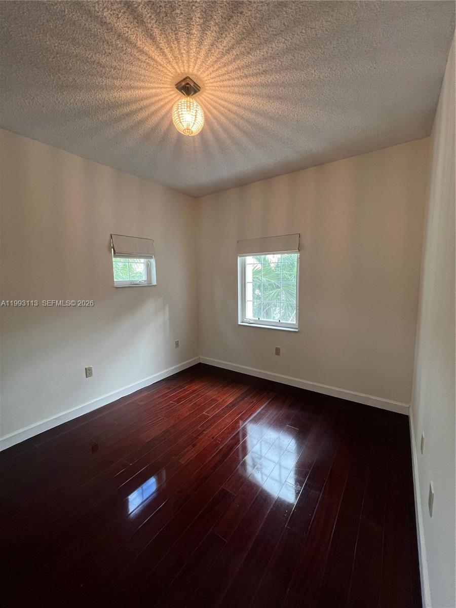 GABLES COURT TOWNHOMES CO - Residential Lease