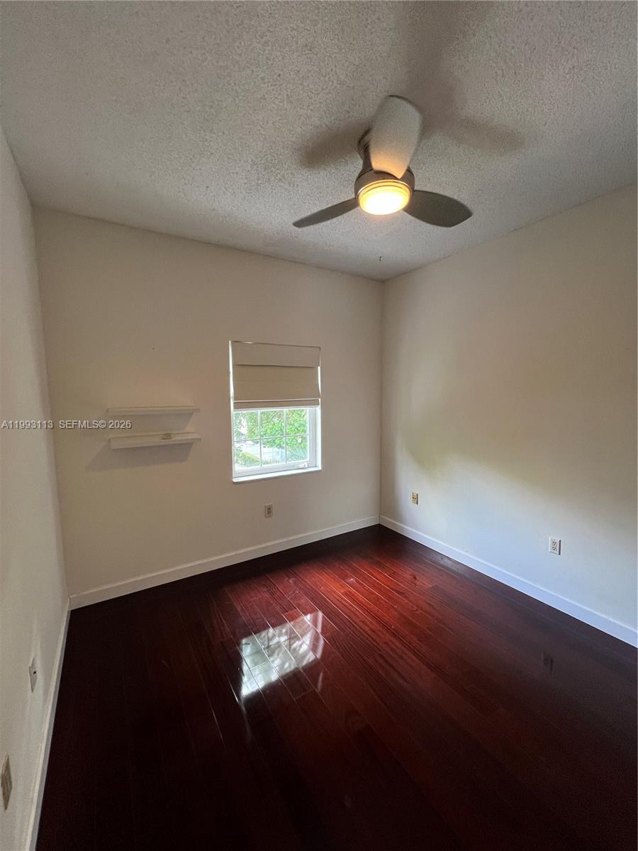 GABLES COURT TOWNHOMES CO - Residential Lease