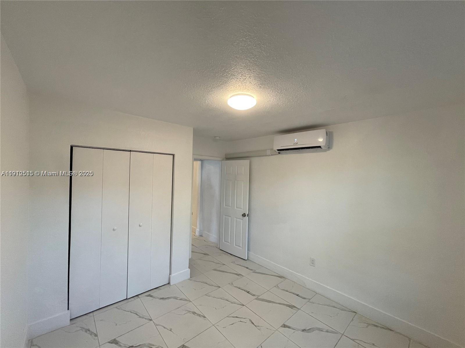 HOLLYWOOD - Residential Lease