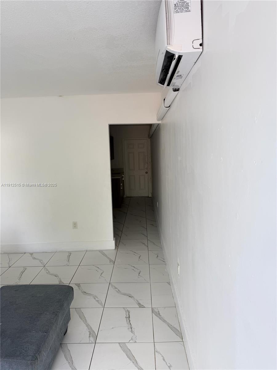 HOLLYWOOD - Residential Lease