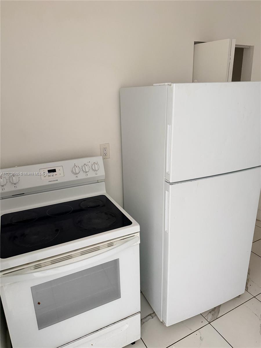 HOLLYWOOD - Residential Lease