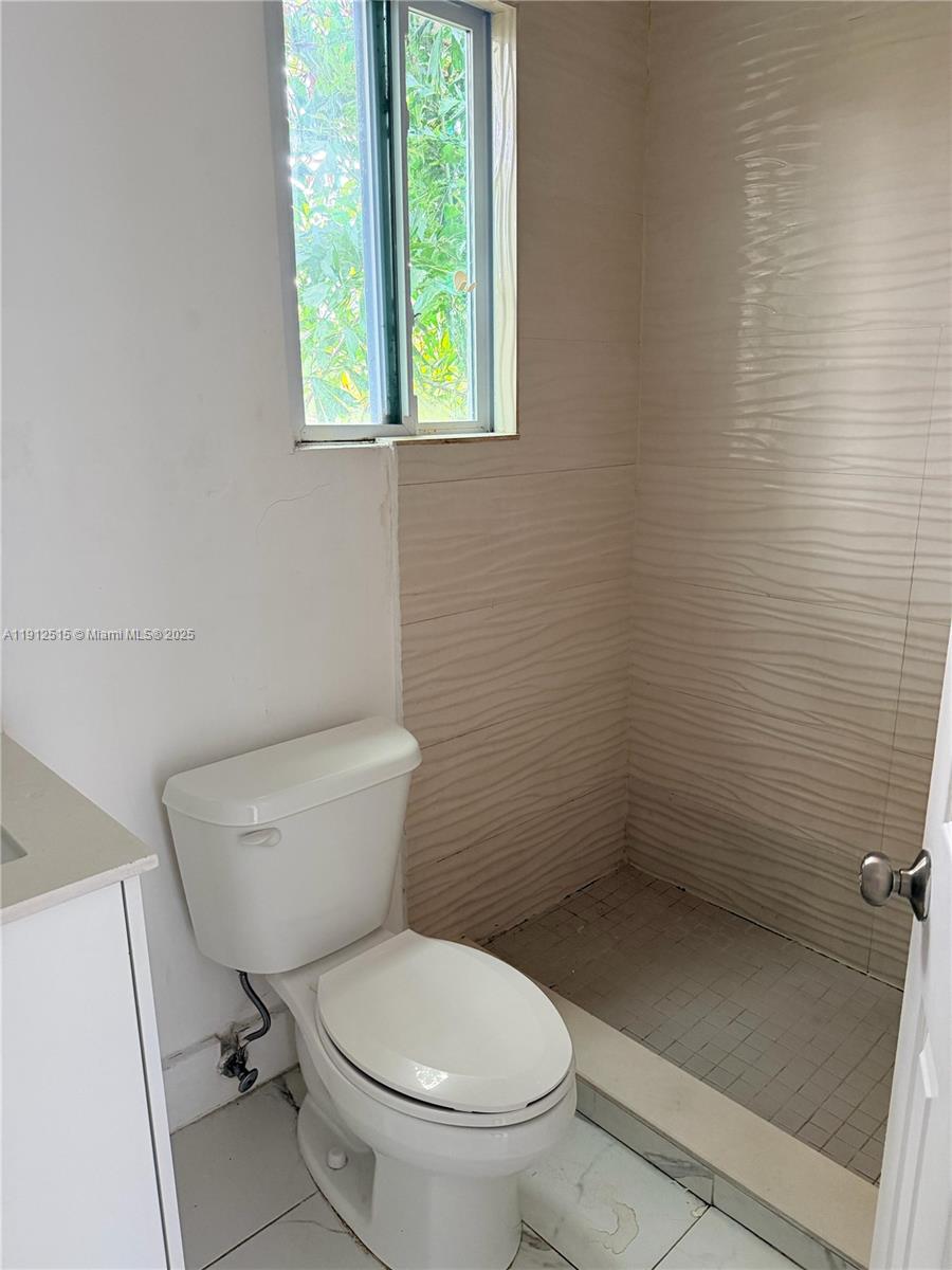 HOLLYWOOD - Residential Lease