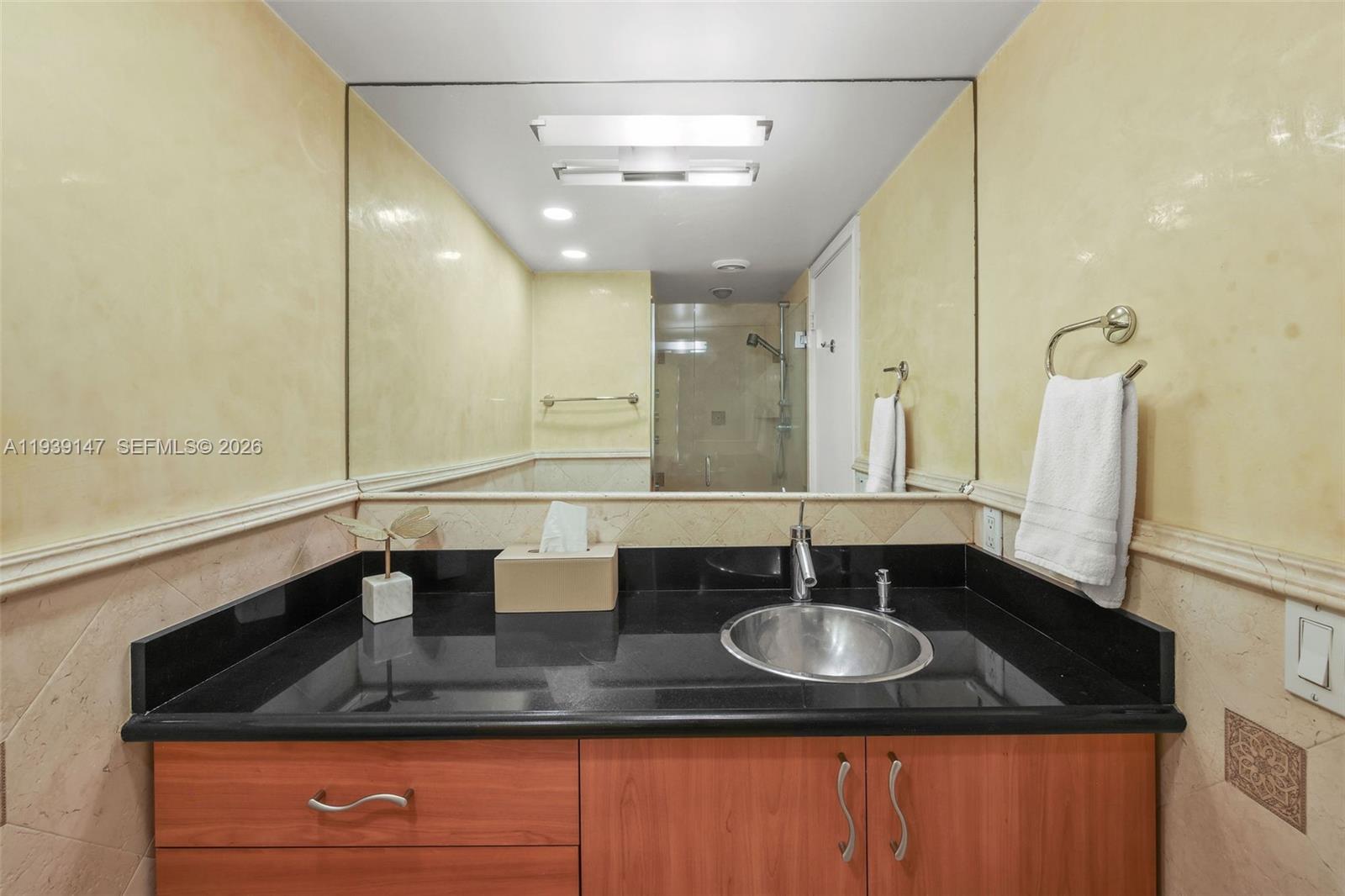 THE PALACE CONDO - Residential Lease