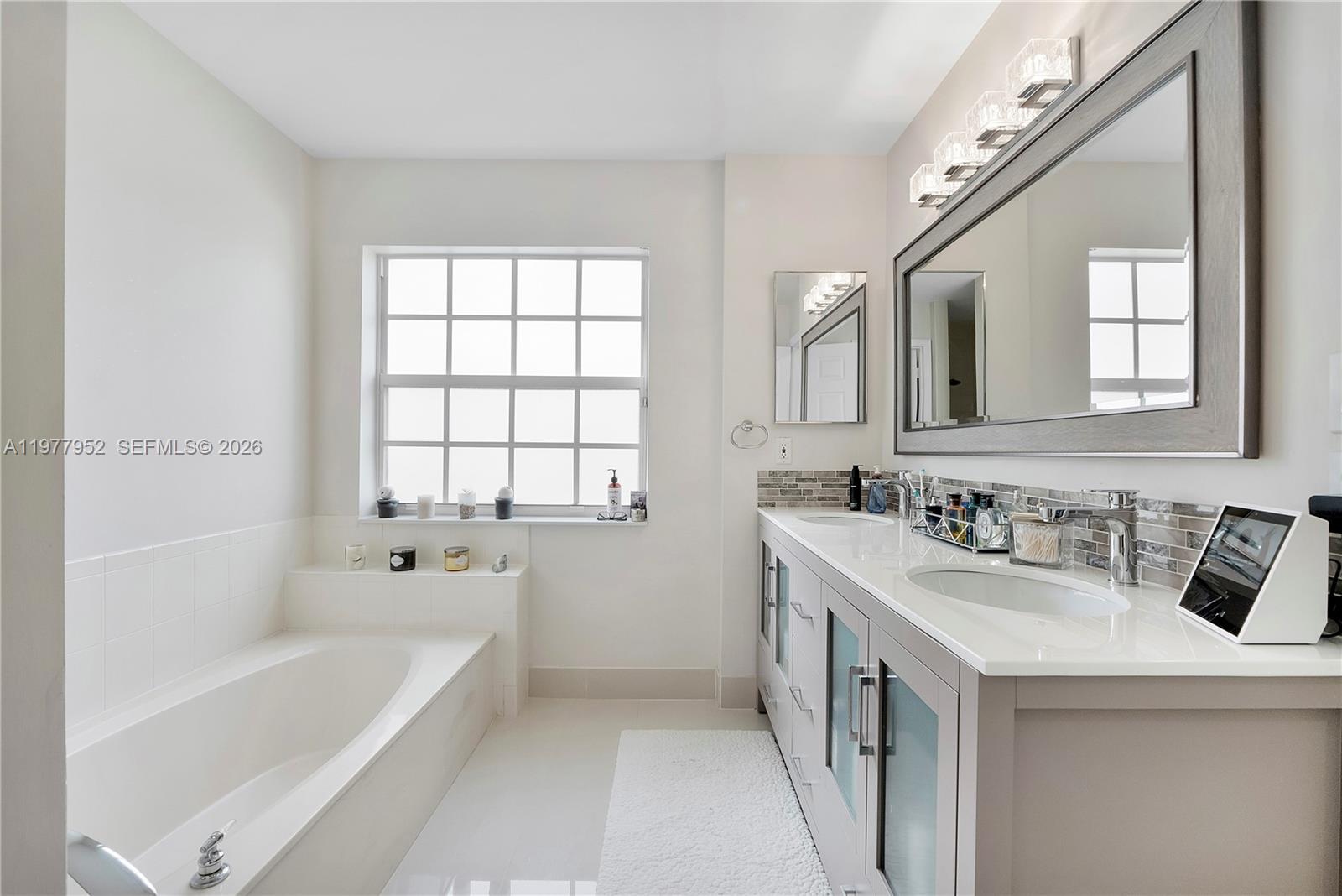 SAWGRASS PRESERVE - Residential Lease