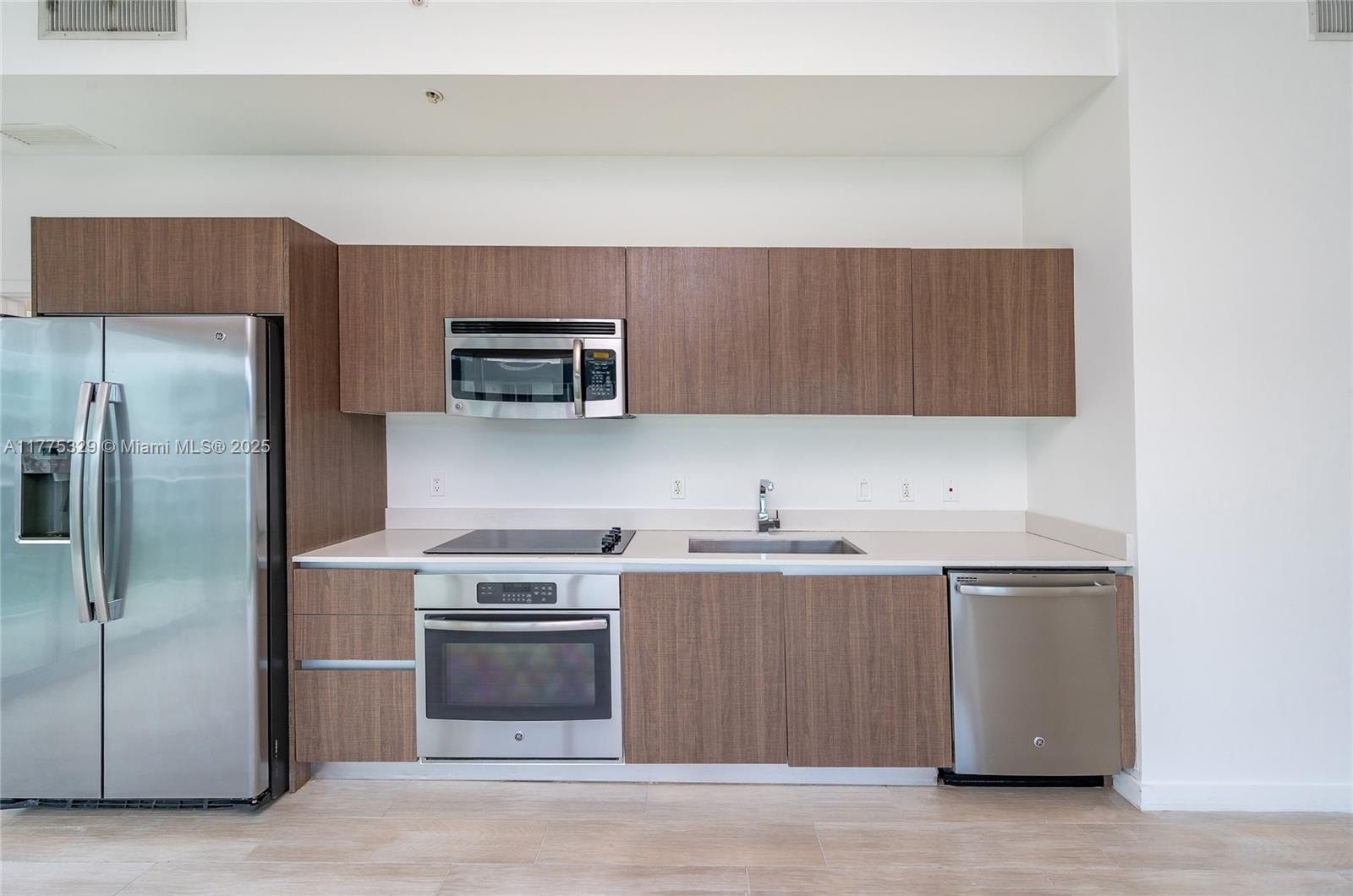 LE PARC AT BRICKELL CONDO - Residential Lease