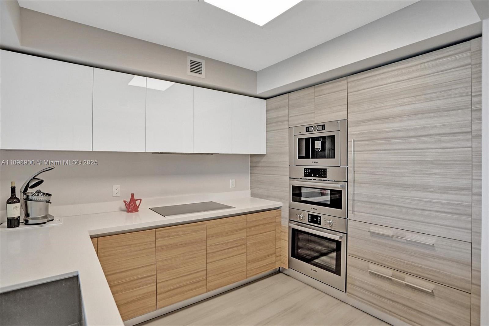 PARQUE TOWERS CONDO - Residential