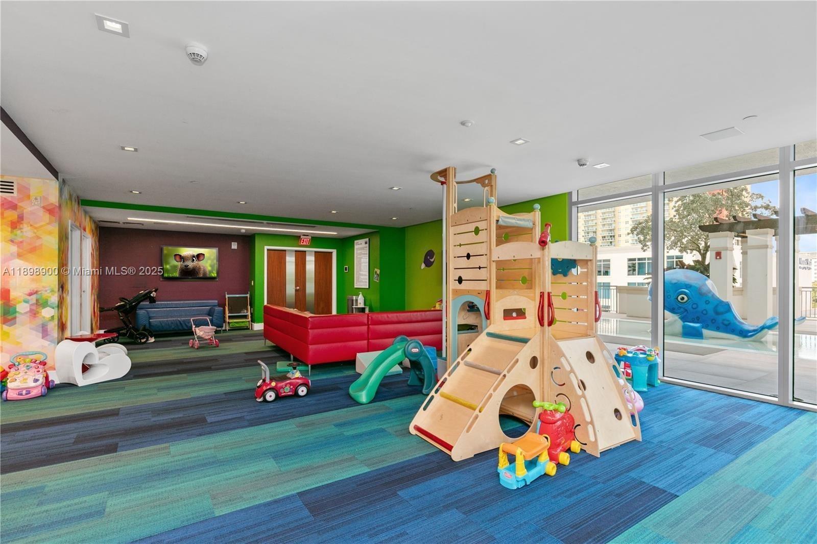 PARQUE TOWERS CONDO - Residential