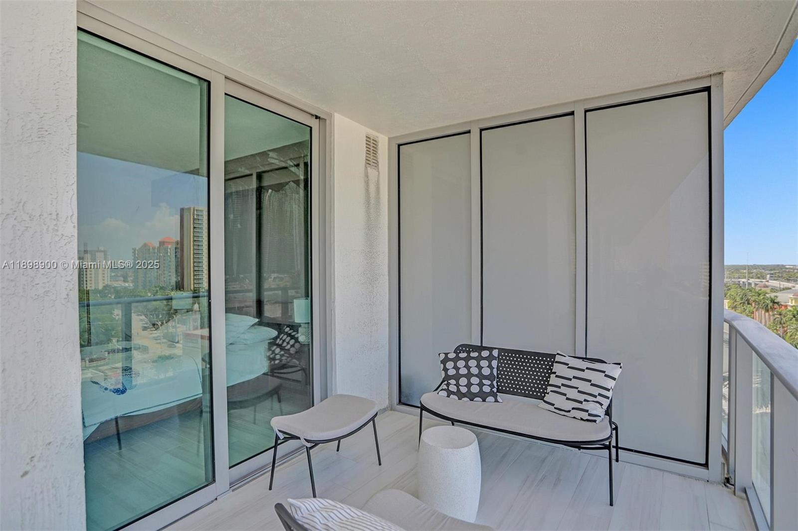 PARQUE TOWERS CONDO - Residential