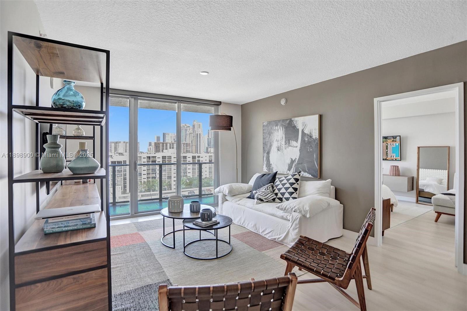 PARQUE TOWERS CONDO - Residential