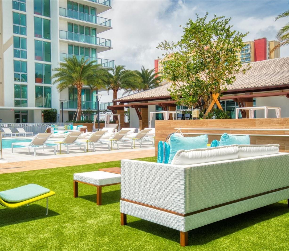 PARQUE TOWERS CONDO - Residential