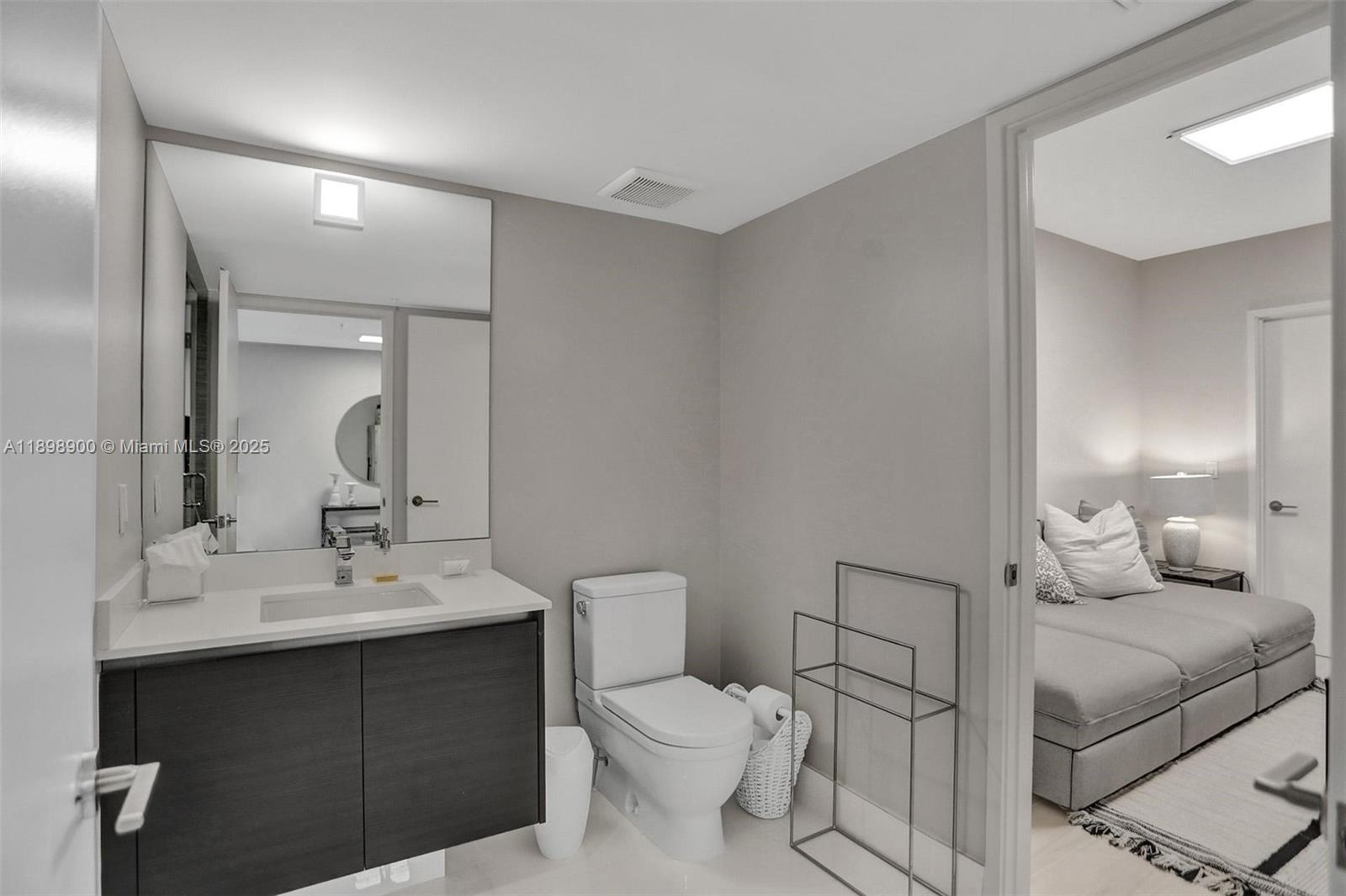 PARQUE TOWERS CONDO - Residential