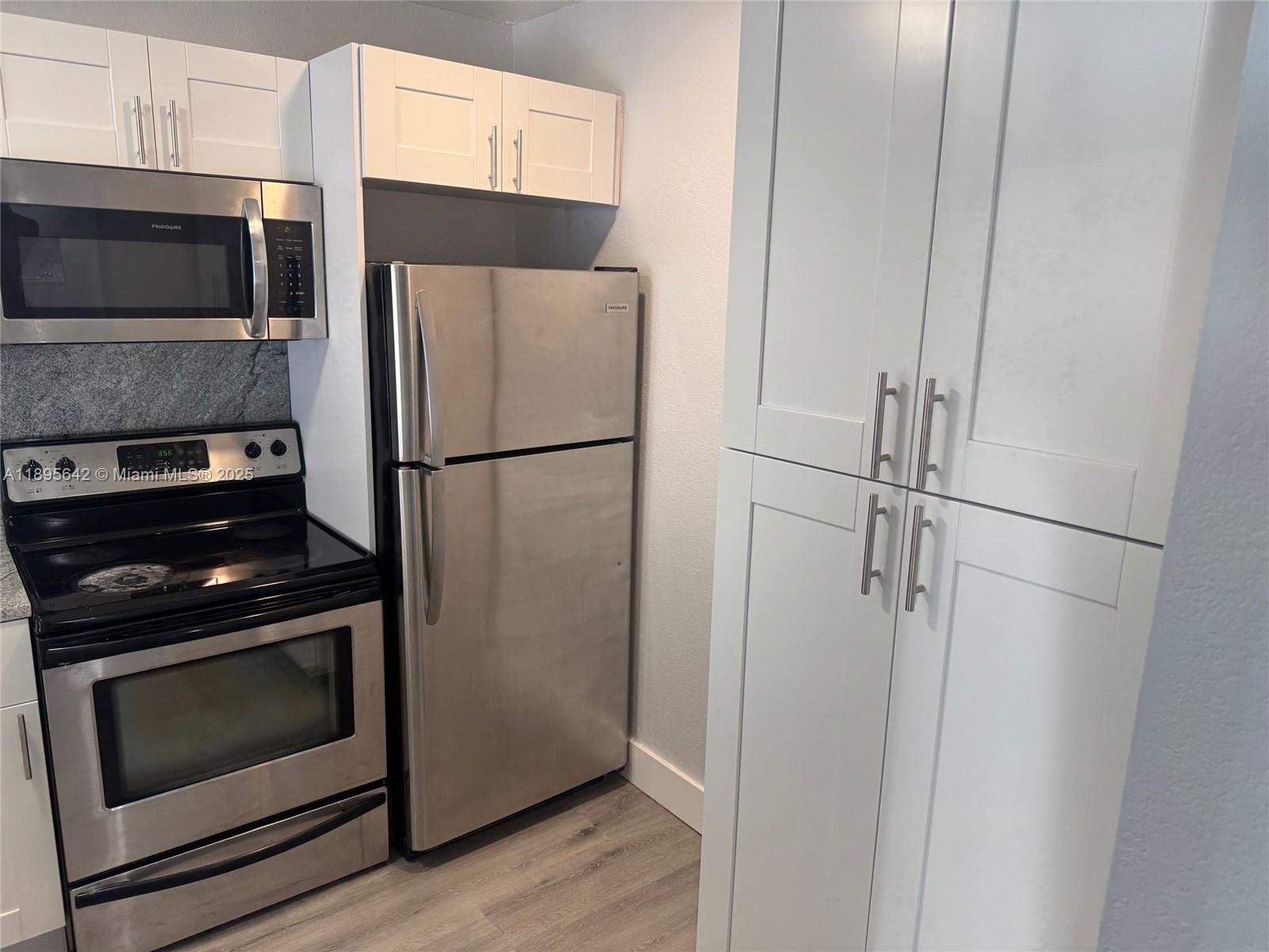 494 NW 165th St Rd C-207