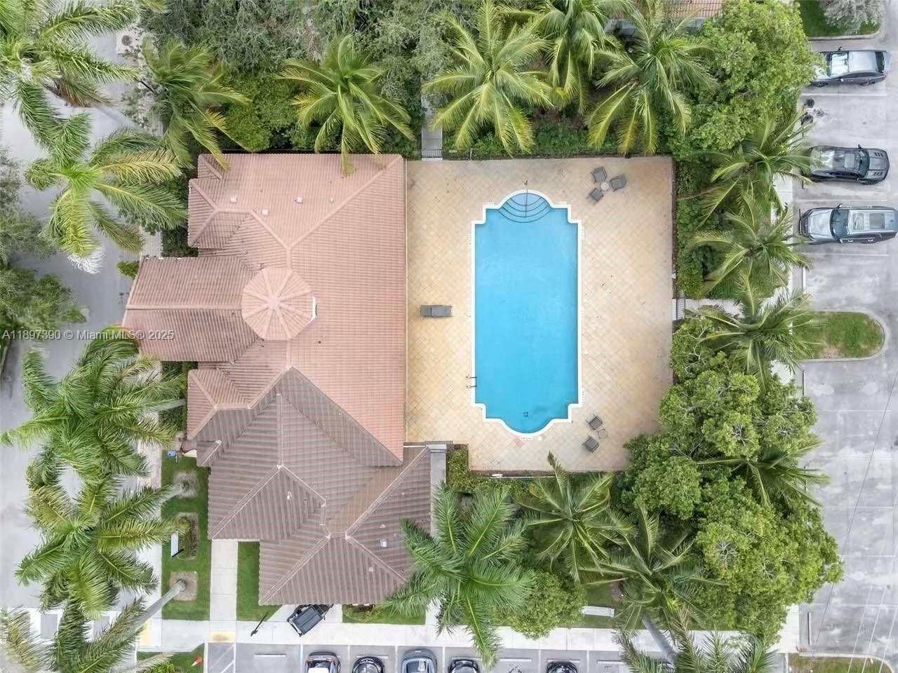 BOARDWALK AT VIZCAYA COND - Residential