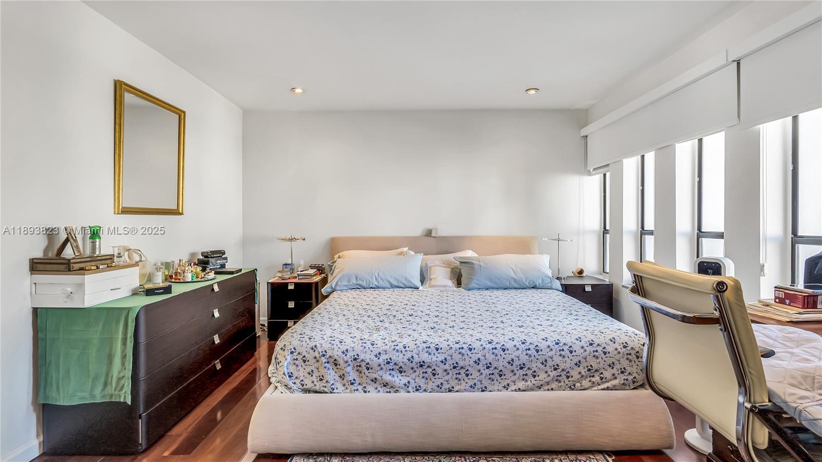 BAY HARBOR TOWNHOUSES CON - Residential