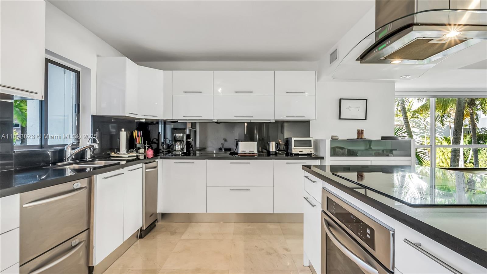 BAY HARBOR TOWNHOUSES CON - Residential