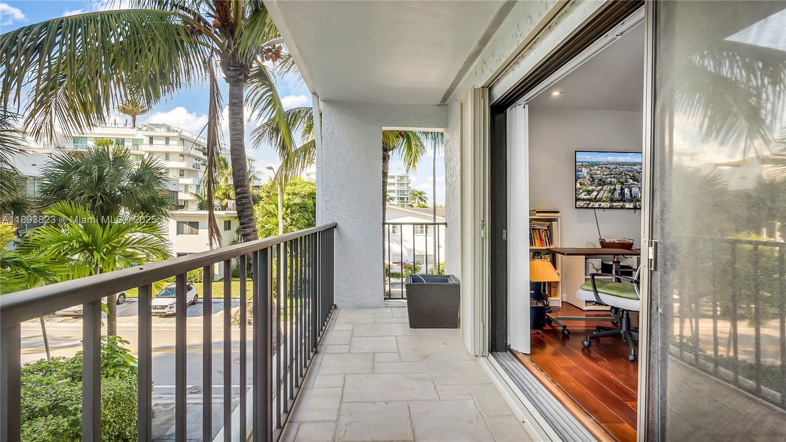 BAY HARBOR TOWNHOUSES CON - Residential